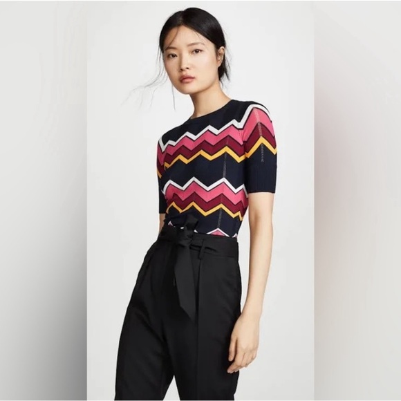 NWOT Cinq a Sept Zariah Fitted Pullover Knit Short-Sleeve Sweater Size Small - Picture 2 of 3